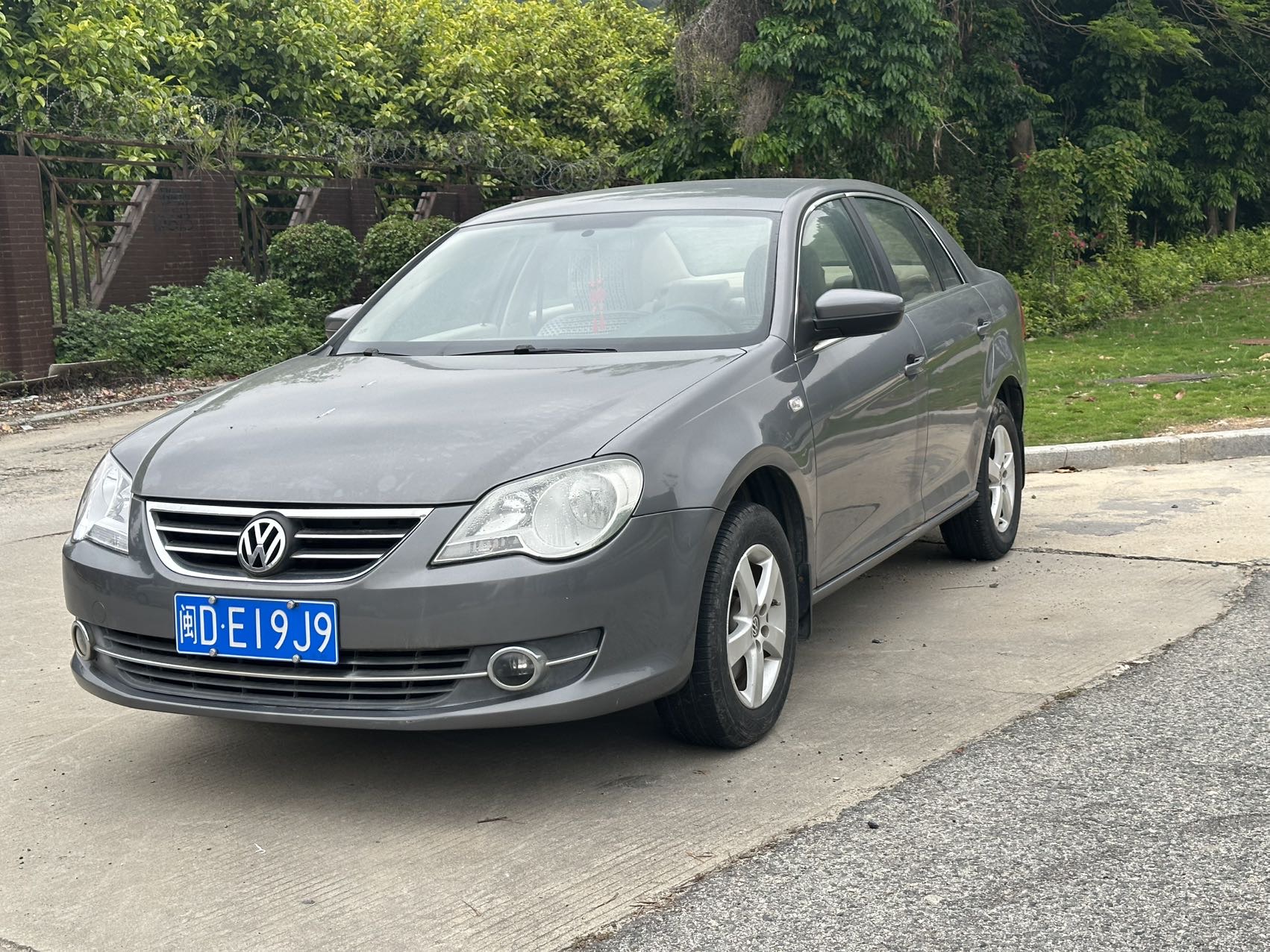 Volkswagen Bora 2012 car image 