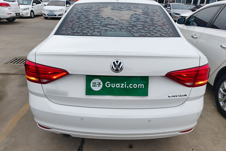 Volkswagen Lavida 2017 car image #4