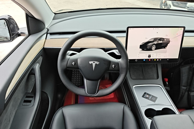 Tesla Model Y 2022 #13 Tesla Model Y 2022 car image #13