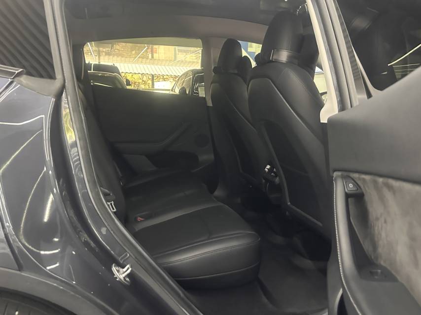 Tesla Model Y 2022 car image #5