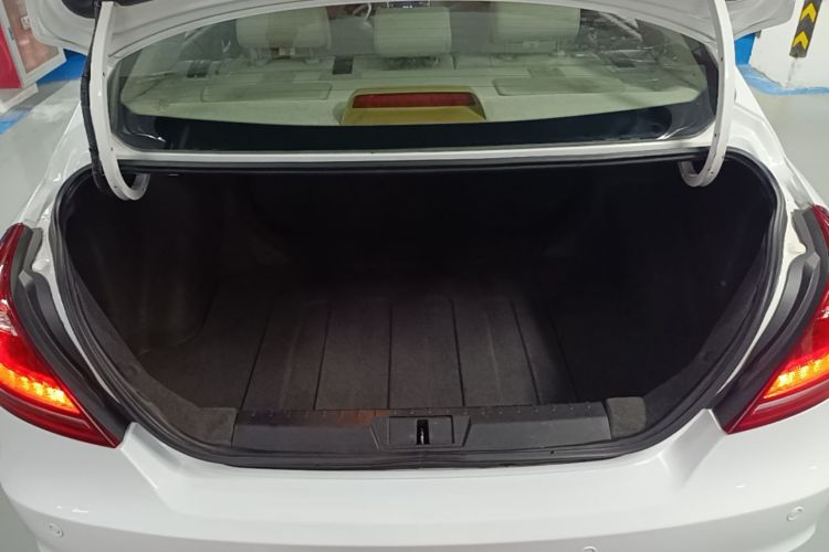 GEELY Emgrand 2015 car image #21