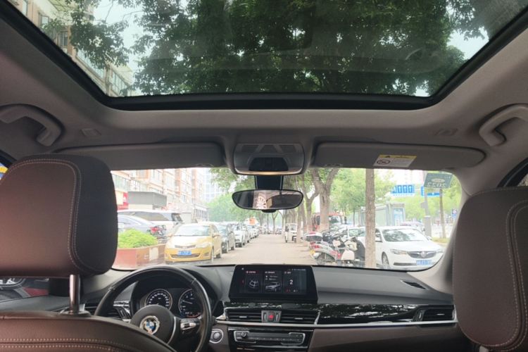 BMW X1 2020 car image #18