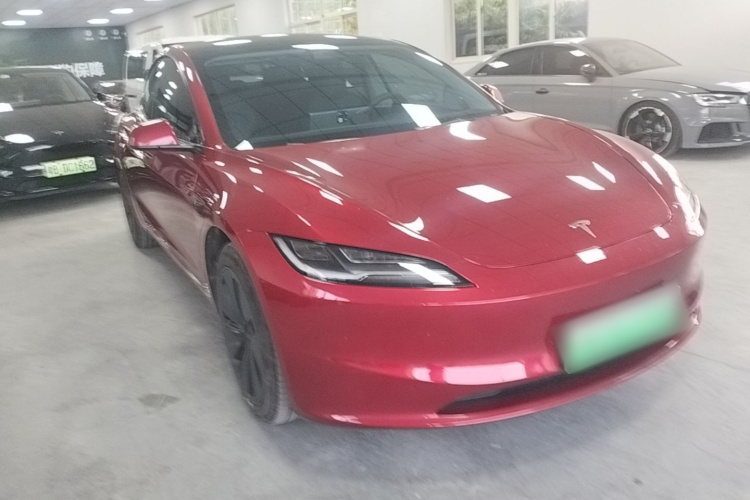 Tesla Model 3 2024 car image #4