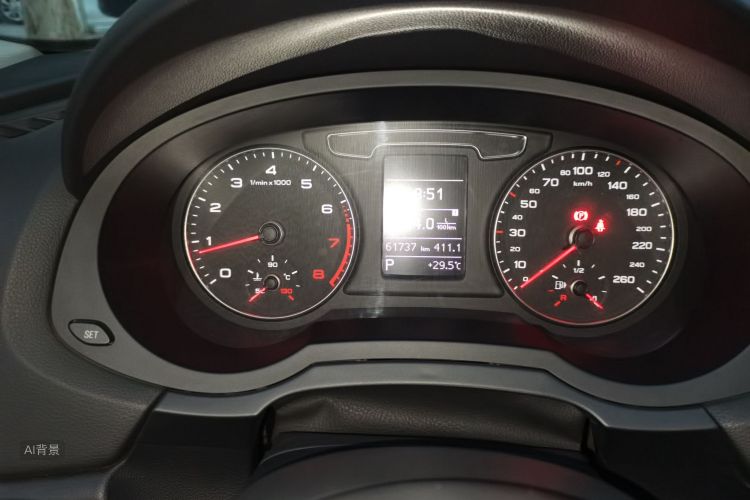 Audi Q3 2016 car image #14