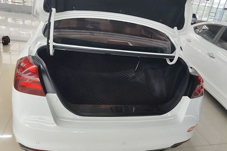 GEELY Emgrand 2019 #19 GEELY Emgrand 2019 car image #19