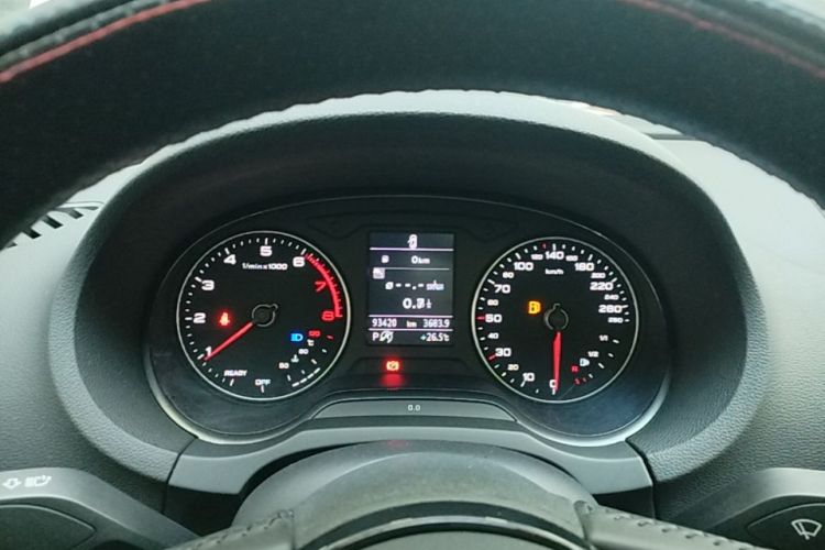 Audi A3 2019 car image #12