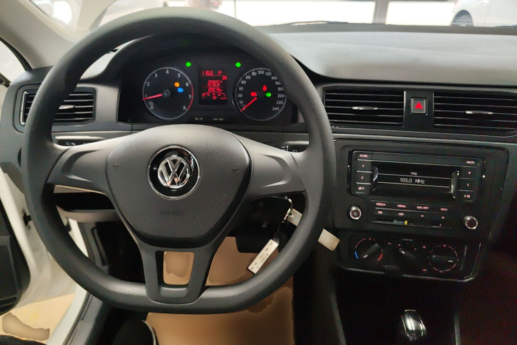 Volkswagen Santana 2022 car image #10