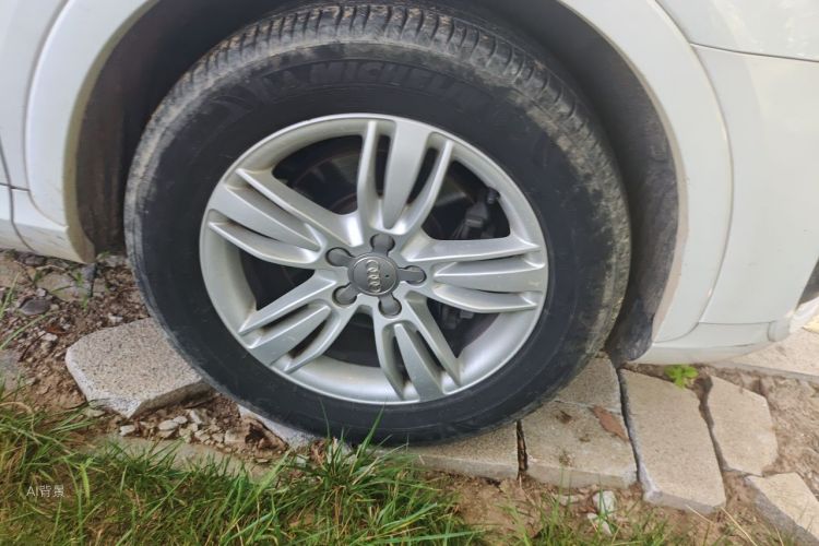 Audi Q3 2015 immagine di auto #9