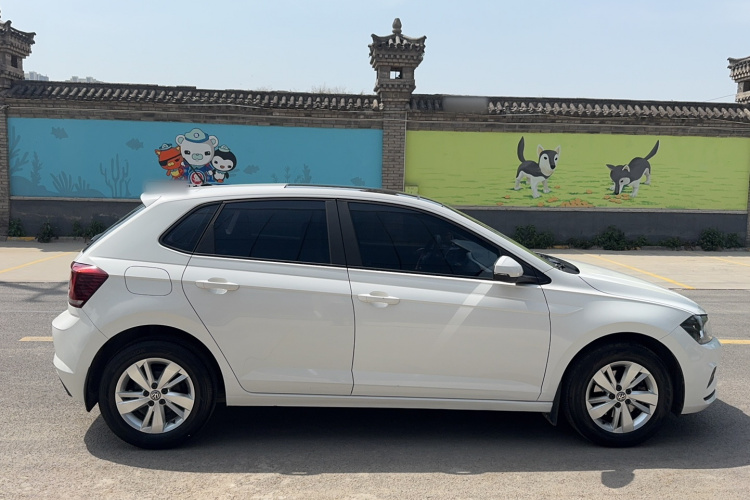 Volkswagen Polo 2021 car image #4