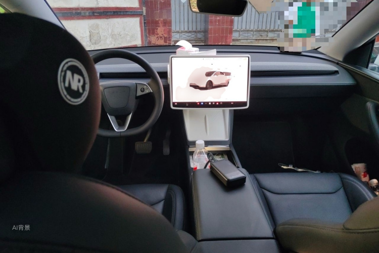 Tesla Model Y 2025 #11 Tesla Model Y 2025 car image #11