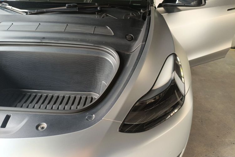 Tesla Model Y 2022 car image #29