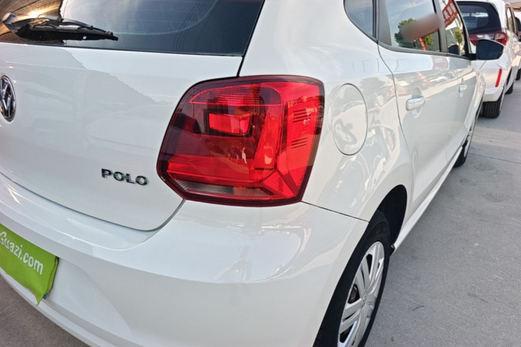 Volkswagen Polo 2017 car image #8