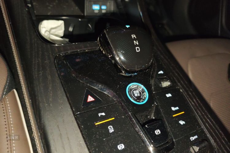 BYD Han 2022 car image #16