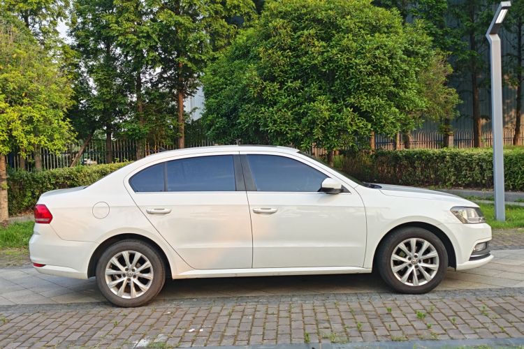 Volkswagen Lavida 2017 car image #5