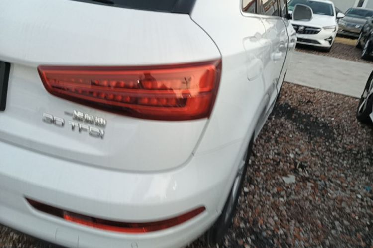 Audi Q3 2019 car image #8
