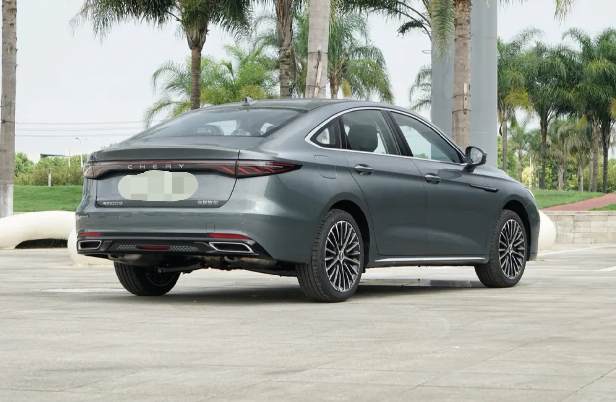 2025 car image #5