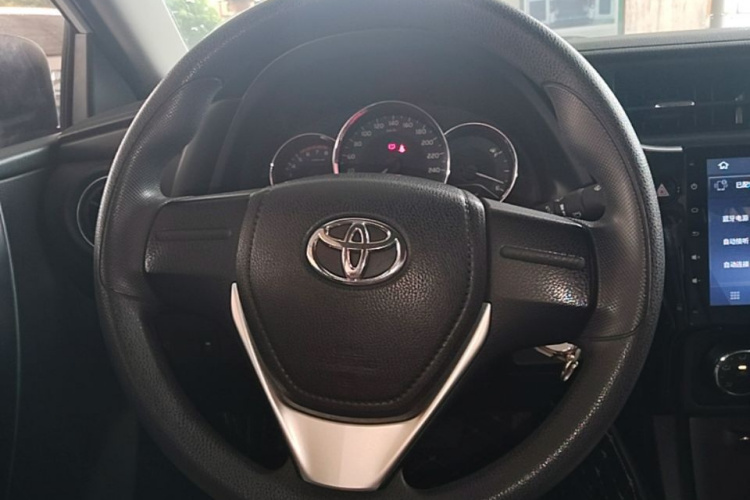 Toyota Corolla 2018 #11 Toyota Corolla 2018 car image #11