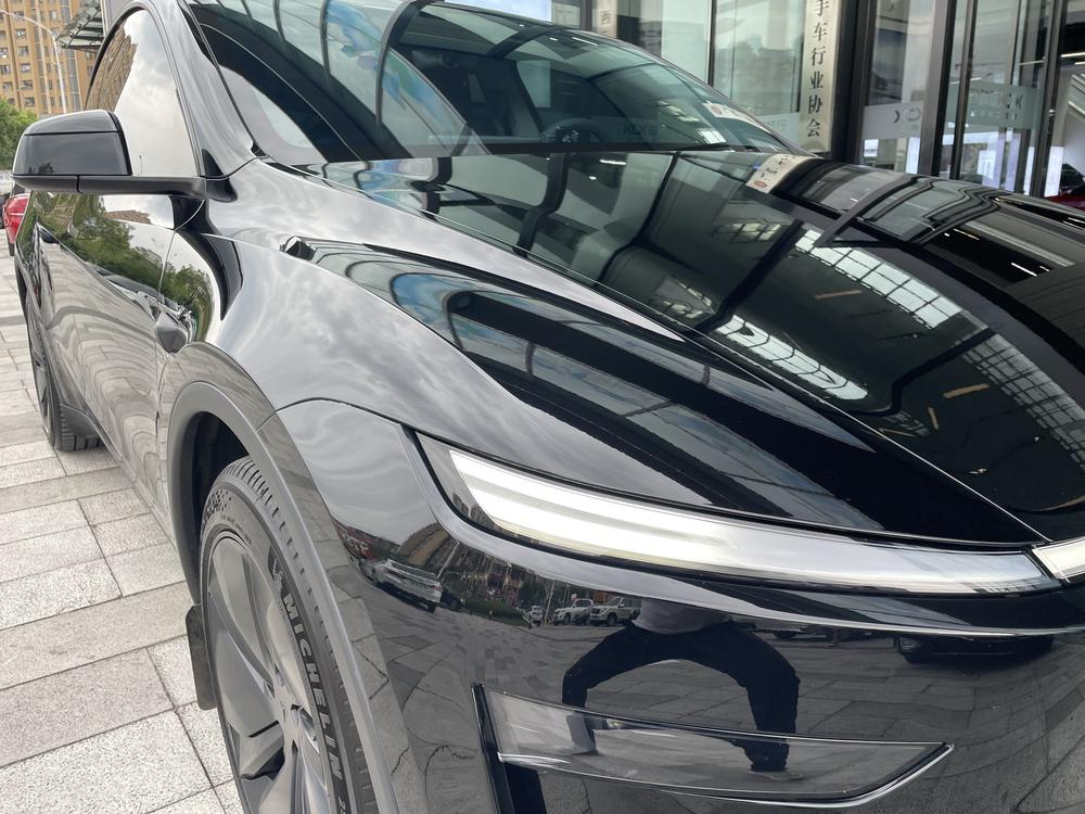 Tesla Model Y 2025 #9 Tesla Model Y 2025 car image #9