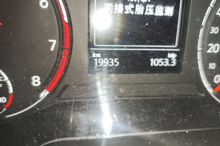 Volkswagen T-Cross 2021 car image #9