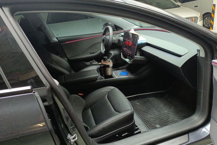 Tesla Model 3 2025 car image #27