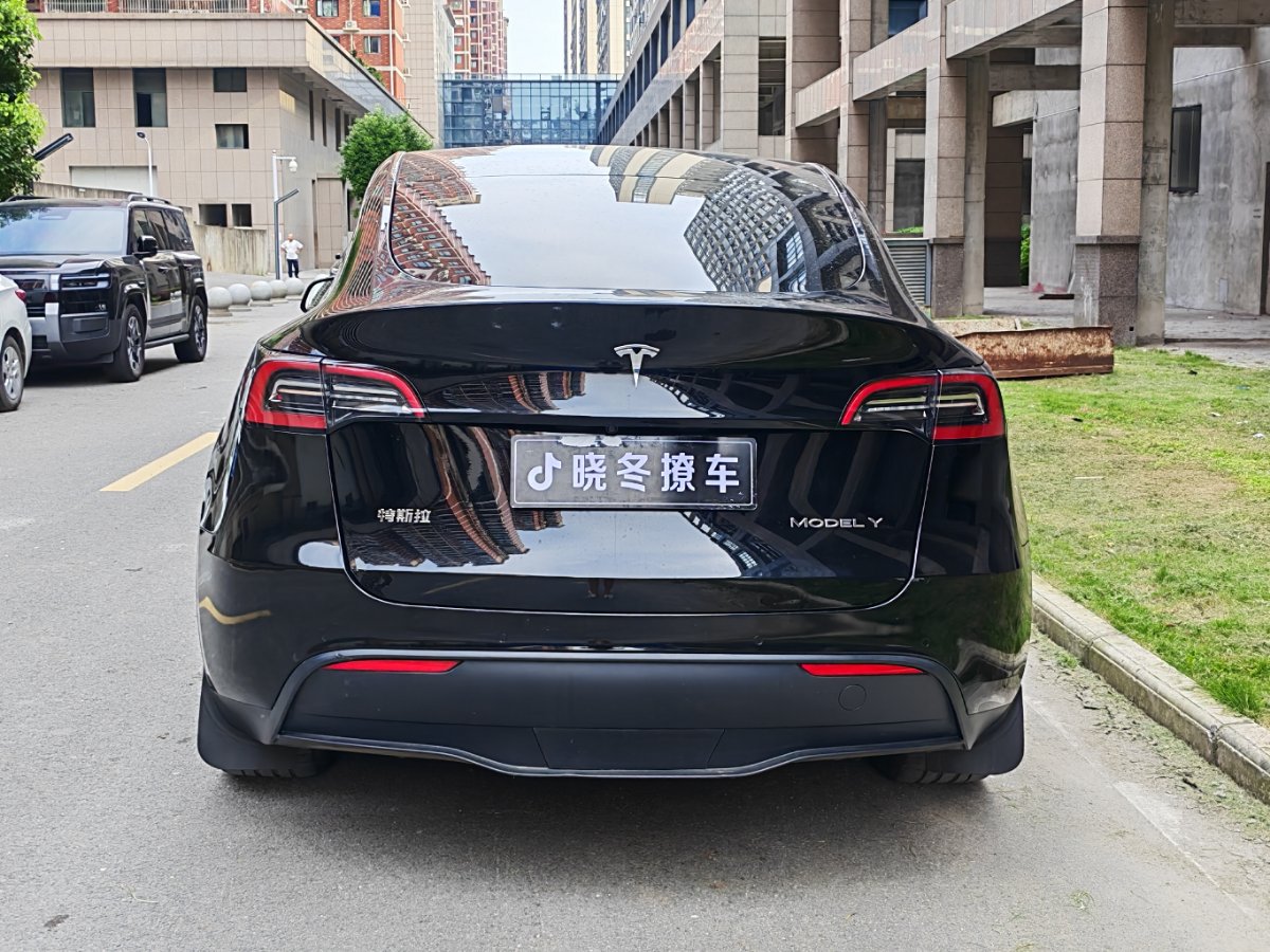 Tesla Model Y 2021 car image #7