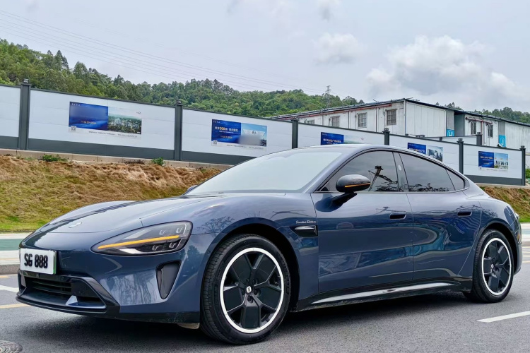 MI SU7 2024 image de voiture #2