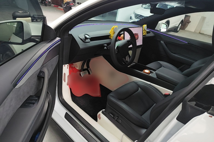 Tesla Model Y 2026 #12 Tesla Model Y 2026 car image #12