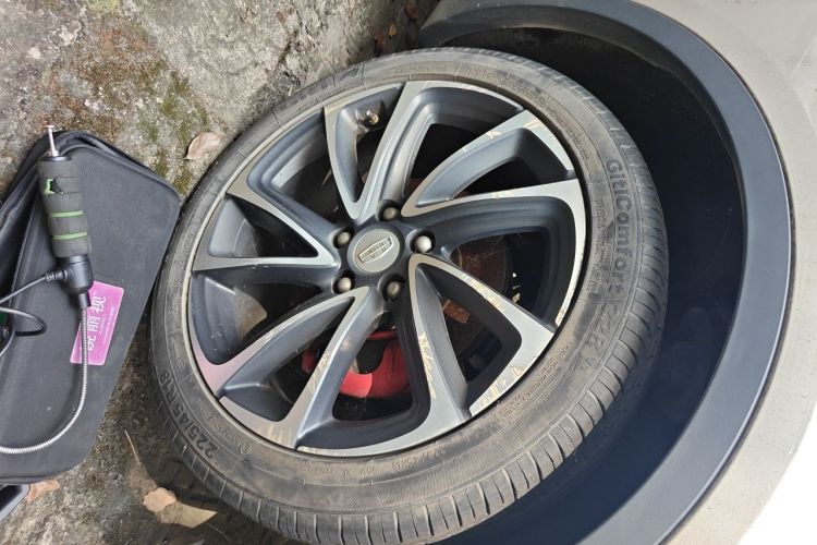 GEELY Emgrand GS 2017 car image #6