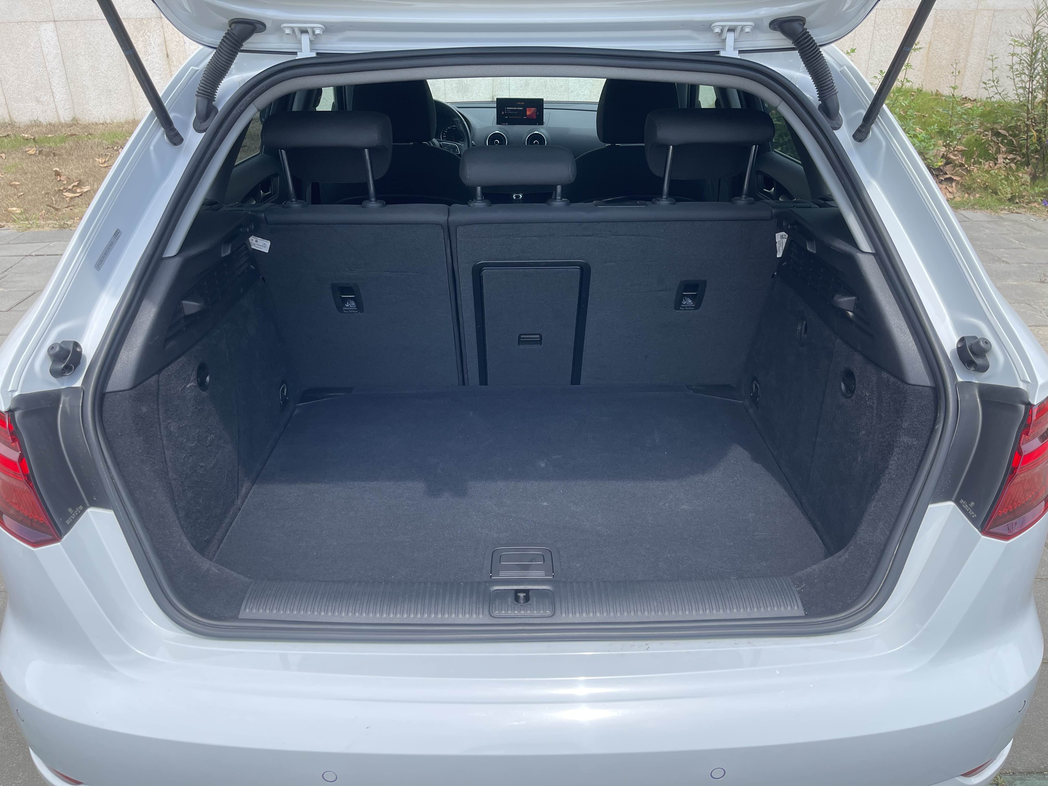 Audi A3 2019 car image #11