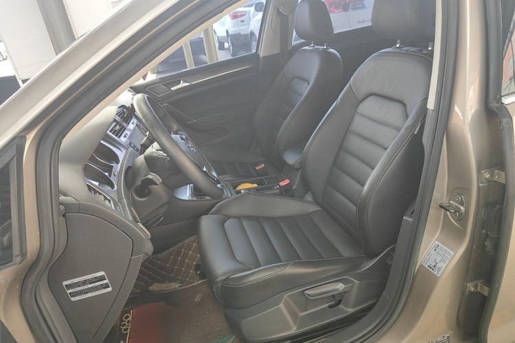 Volkswagen Golf 2014 car image #15