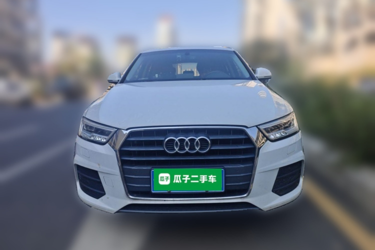 Audi Q3 2018 car image #3
