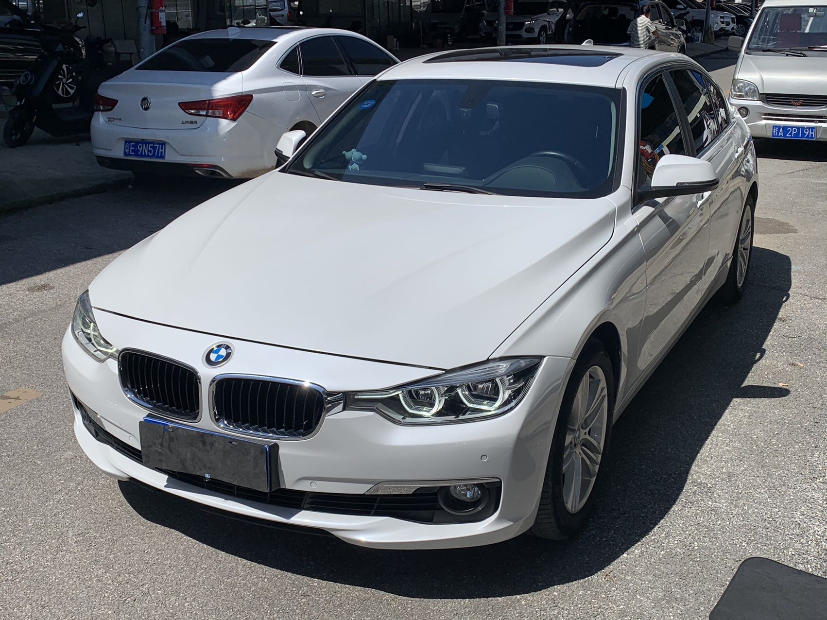 BMW 3 Series 2017 car image #2