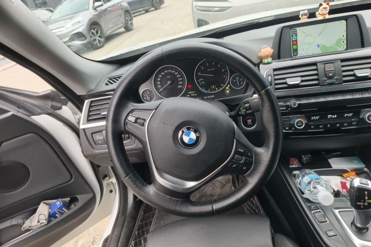 BMW 3 Series GT 2018 imagem de carro #12