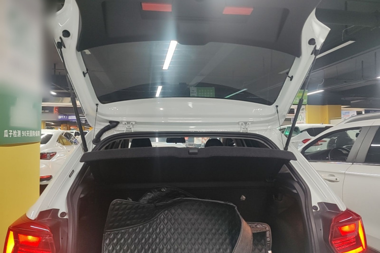 Volkswagen Polo 2022 car image #19