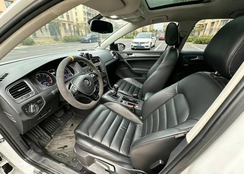 Volkswagen Golf 2015 car image #5