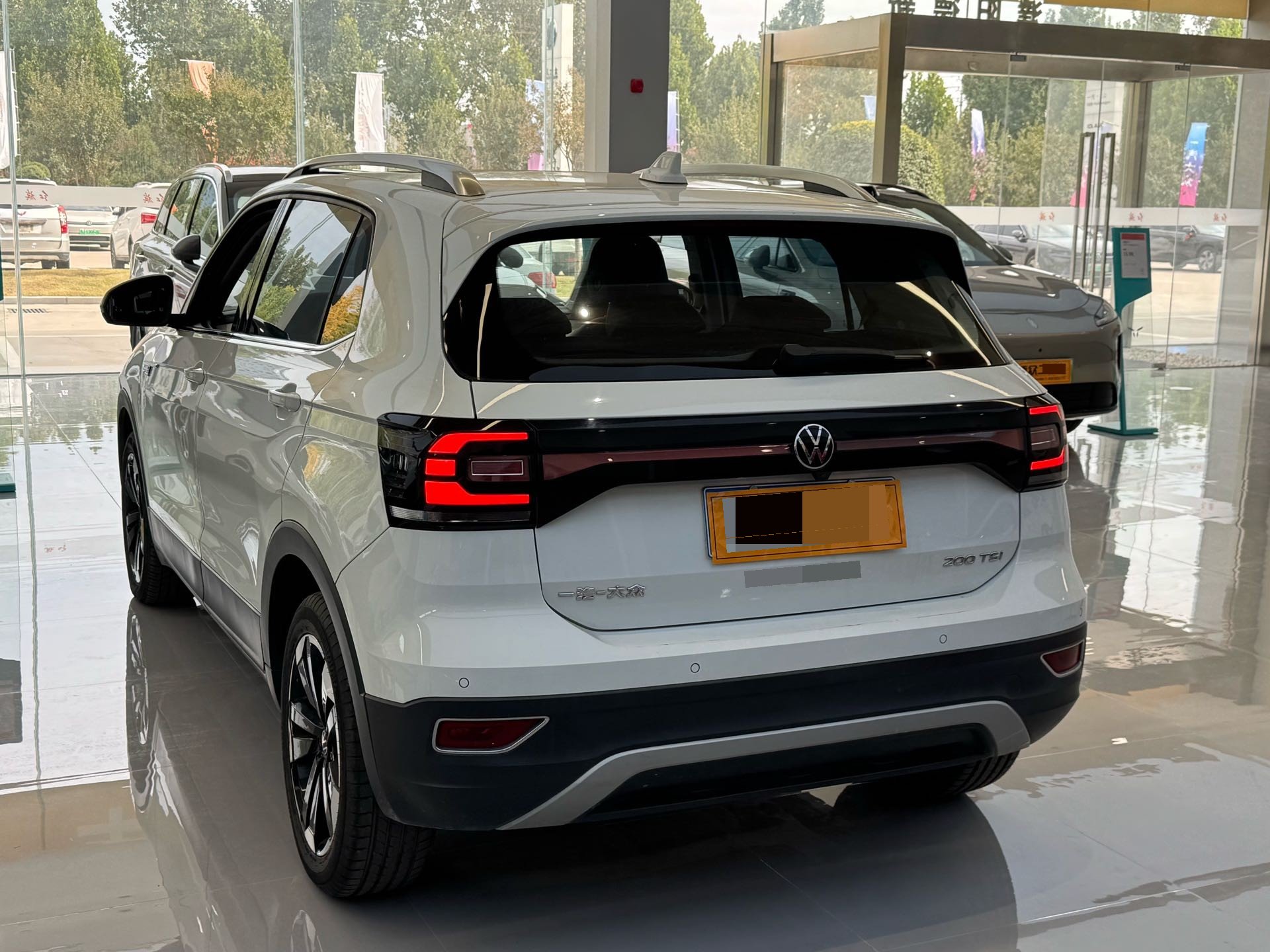 Volkswagen Tacqua 2024 صورة سيارة #8