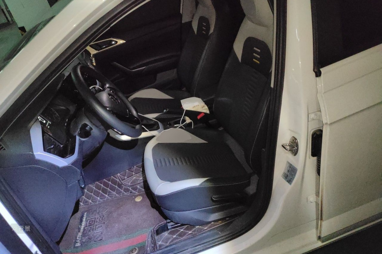 Volkswagen Polo 2021 car image #17