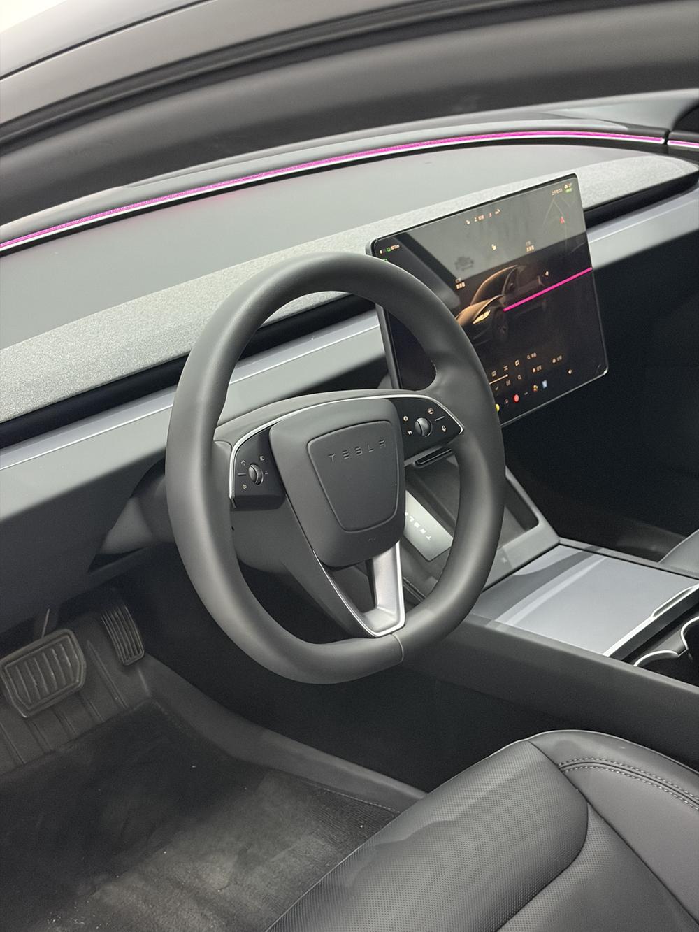 Tesla Model 3 2024 car image #7