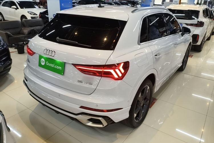 Audi Q3 2024 car image #5