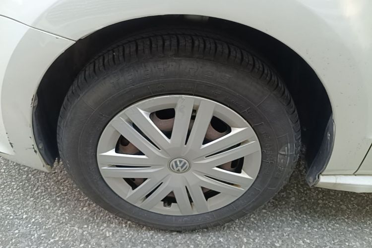Volkswagen Polo 2016 car image #9
