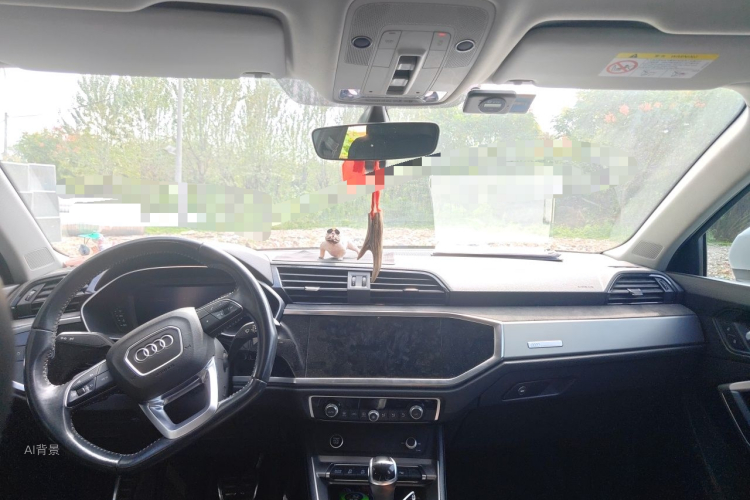 Audi Q3 2021 car image #11