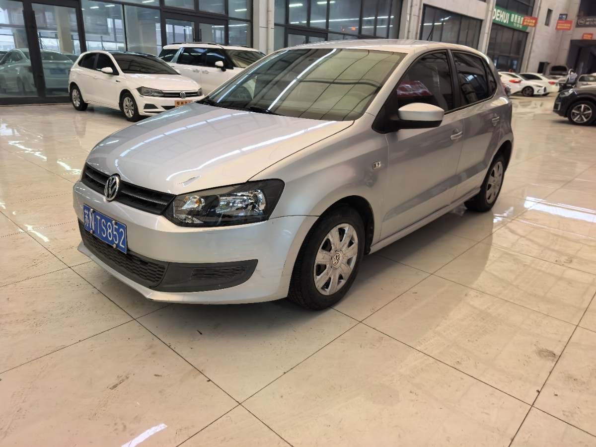 Volkswagen Polo 2013 Volkswagen Polo 2013 изображение автомобиля
