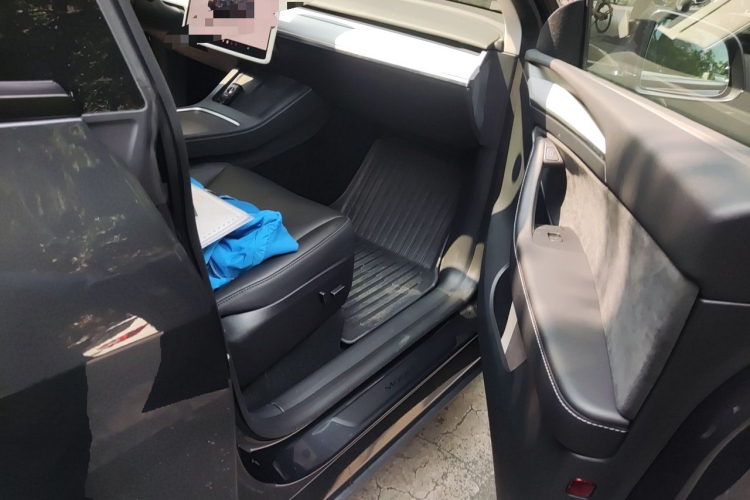 Tesla Model Y 2024 #27 Tesla Model Y 2024 car image #27