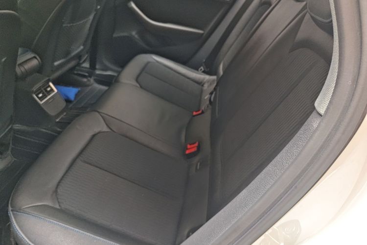 Audi A3 2018 immagine di auto #13