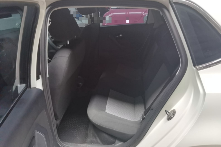 Volkswagen Polo 2017 car image #17