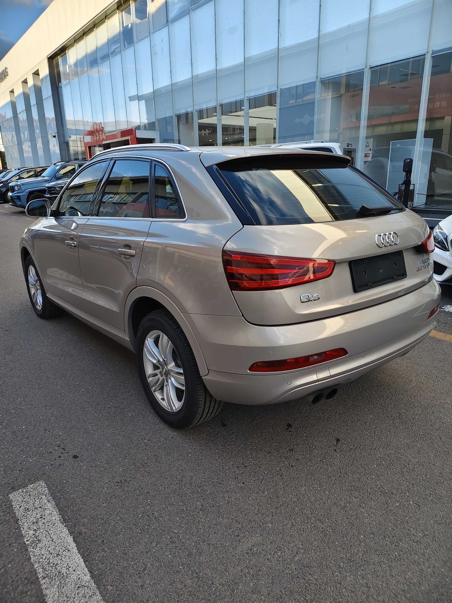 Audi Q3 2014 car image #3