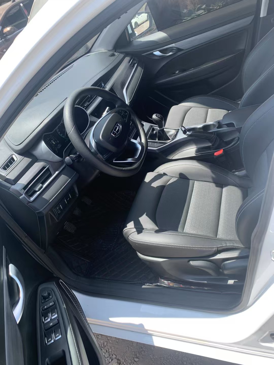 GEELY Emgrand 2021 imagen de coche #7