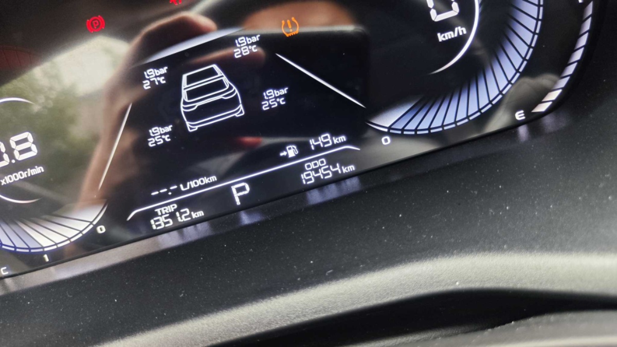 GEELY Emgrand 2024 car image #3