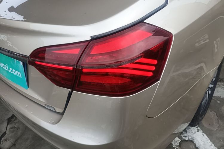 GEELY Emgrand 2019 #8 GEELY Emgrand 2019 car image #8