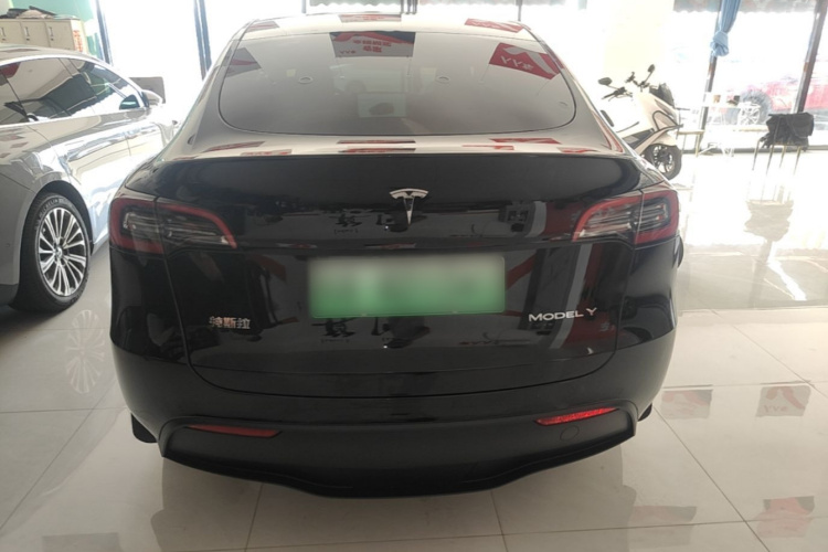 Tesla Model Y 2023 #6 Tesla Model Y 2023 immagine di auto #6